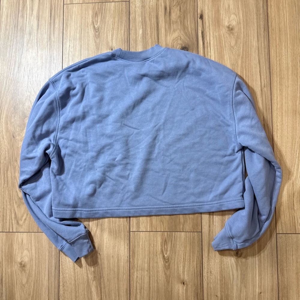 New Balance Women's Coastal Fleece Crew Top Dusk Shower MSRP $80 Size XS - Picture 9 of 10